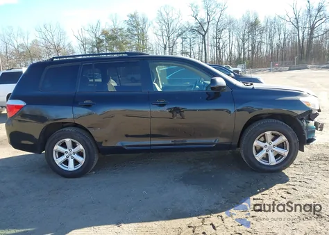 2010 Toyota Highlander Base V6 z USA, uszkodzony, nr VIN 5TDZK3EH2AS018547